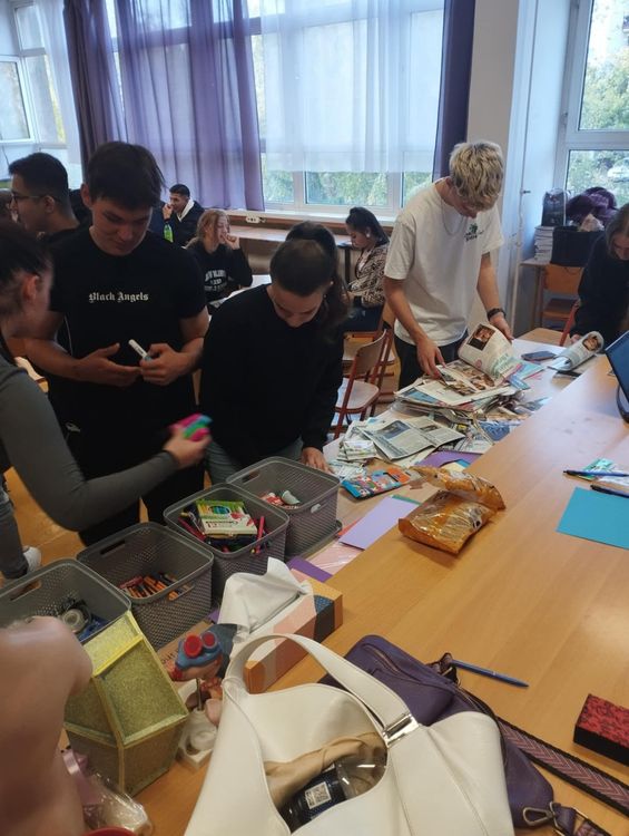 Az UNICEF kreatív foglalkozàst tartott