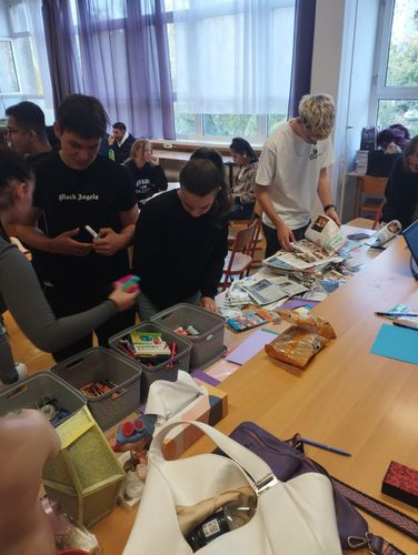 Az UNICEF kreatív foglalkozàst tartott